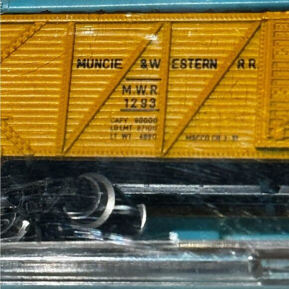 N SCALE ATLAS 2368 MUNCIE S WESTERN RR WOOD BOX CAR - Picture 3 of 7